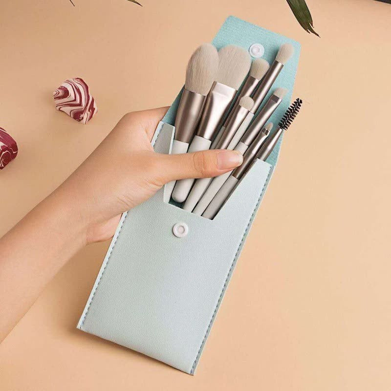 Set Of 8 Portable Makeup Brushes