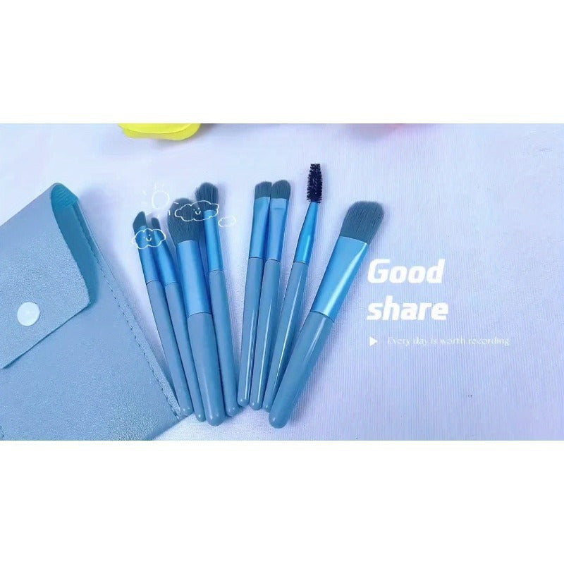 Set Of 8 Portable Makeup Brushes